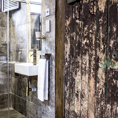 The Cow Hollow Отель