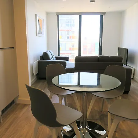 Quay Apartment *