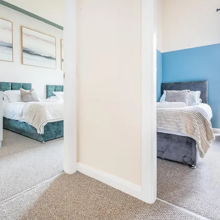 Contractor Near The Centre With Two Free Parking Spaces Hébergement de vacances Manchester