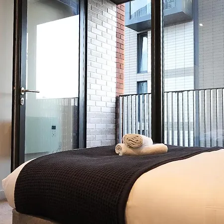 2br 2ba In The Heart Of *