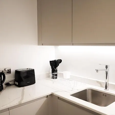 2br 2ba In The Heart Of *