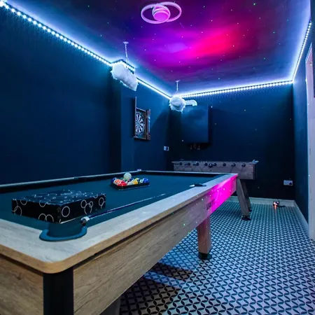Townhouse - Sleeps 14 - Free Parking * Manchester