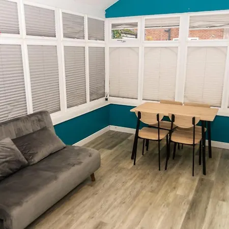 3br By Kammili With Free Parking & Fast Access 別荘