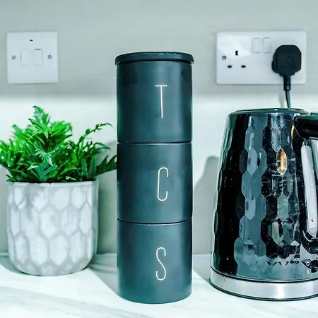 Cosy 2 Bed House - 15 Minutes From Centre