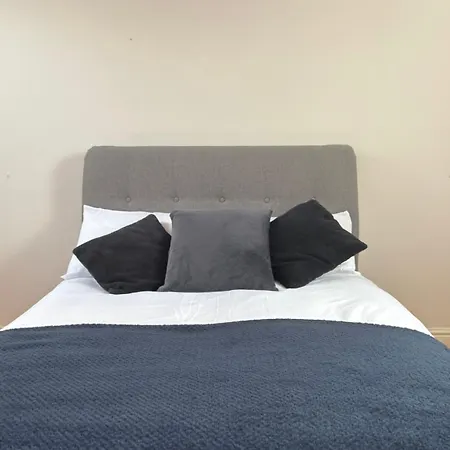 Сasa de vacaciones Modern 3-bed Townhouse Centre Free Parking