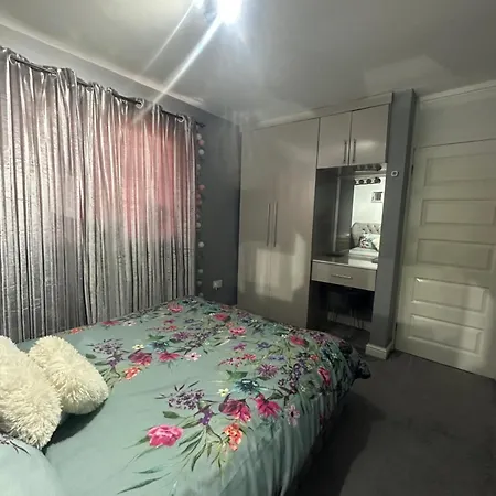 Midnight Guest house *