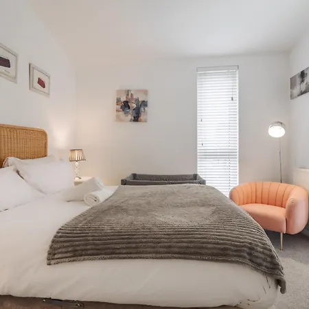 Haven - Coop Live - Etihad - Sleeps 9 - Free Parking