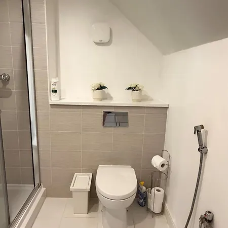 Great House Close To The Arena *