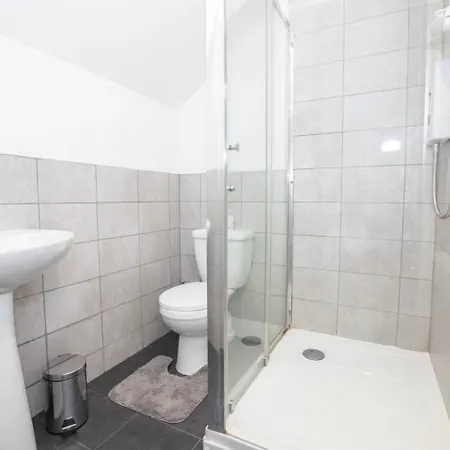 Tatil Evi Townhouse - Sleeps 14 - Free Parking *