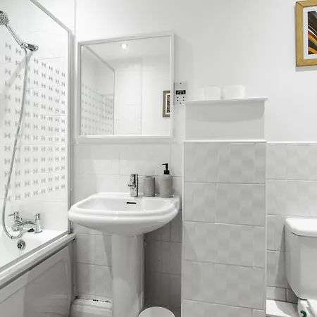 Haven - Coop Live - Etihad - Sleeps 9 - Free Parking *