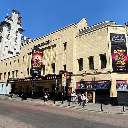 3br House By Mystayuk Short Lets & Serviced With Free Wifi & Free Parking Prázdninový dům