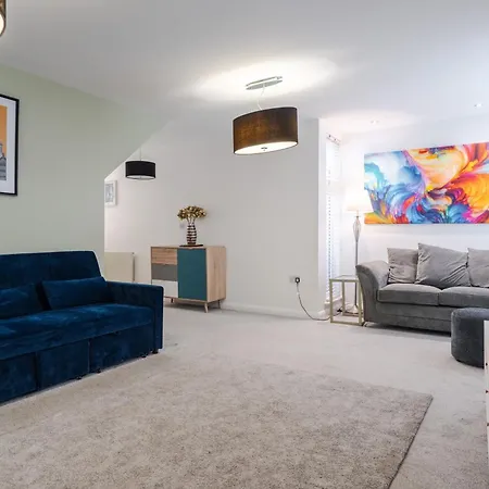 Haven - Coop Live - Etihad - Sleeps 9 - Free Parking *