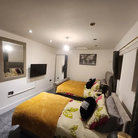 Charming Ground Floor Tudor Free Wifi *