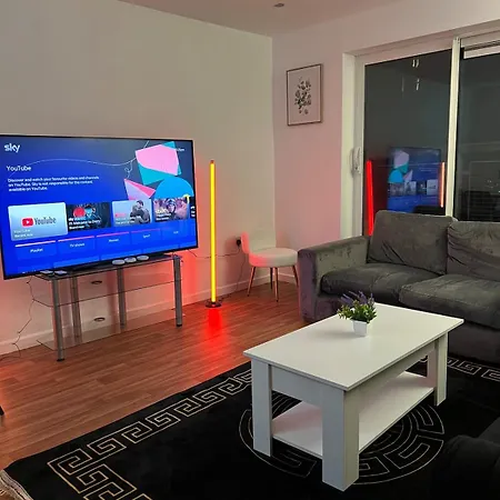 Premium 2br In Centre - Prime Location *