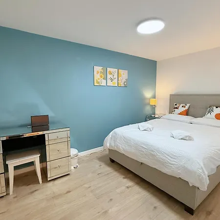 Center Balcony By The Universities Apartamento