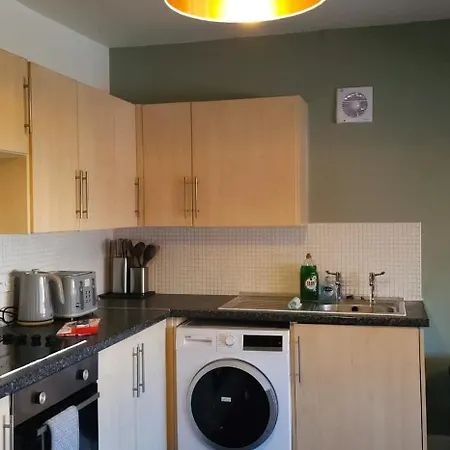 Joyful Management -top Floor With Feel Deco In M16 * مانشستر