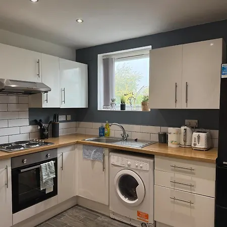 Casa Cove 2br Flat Free Parking, 5 Min To Hospital Manchester
