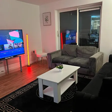 Premium 2br In Centre - Prime Location