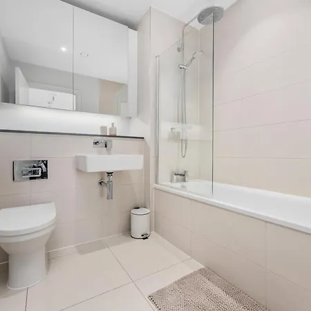 Sleeps 5 In Prime Spot Amenities Walking Distance, Business Long-term Travel, Contractor Friendly Апартаменты