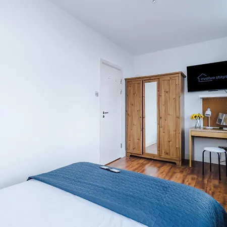 2br Heights Sleeps 7 Parking & Wifi *