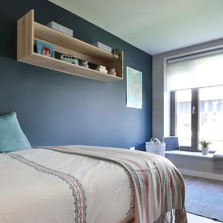 For Students Only - Victoria Point In *