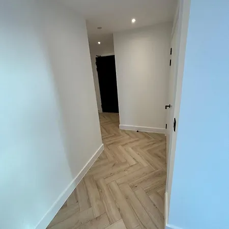 The Banks - Private Modern 2-bed Skyline *