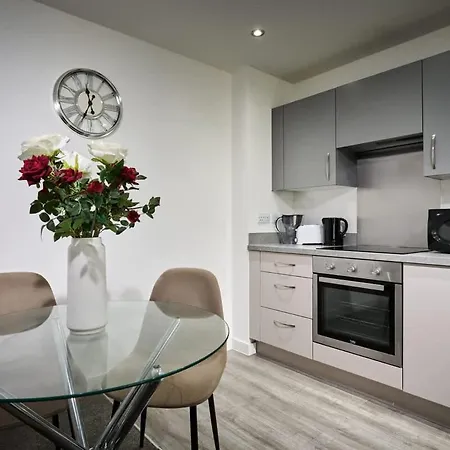 Joyful Management - Riverview 1 Bedroom 10 Min To Centre *
