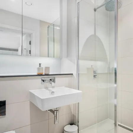 Sleeps 5 In Prime Spot Amenities Walking Distance, Business Long-term Travel, Contractor Friendly * マンチェスター