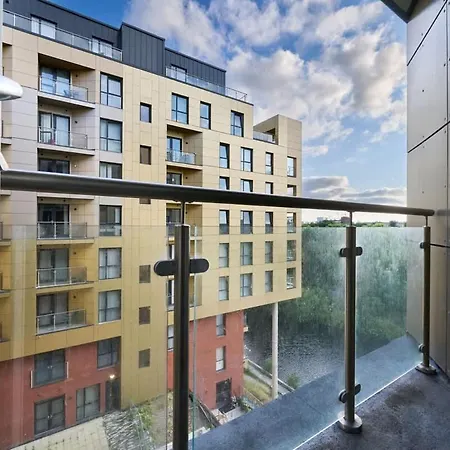 Joyful Management - Riverview 1 Bedroom 10 Min To Centre Manchester