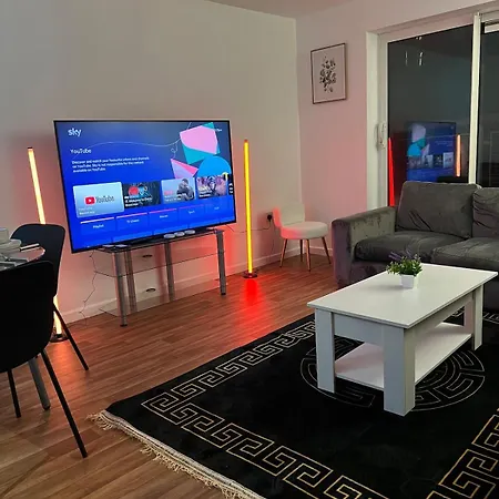 Premium 2br In Centre - Prime Location