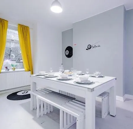 شقة Sleep7, Pool Table, Ttennis, Free Parking, 3br *
