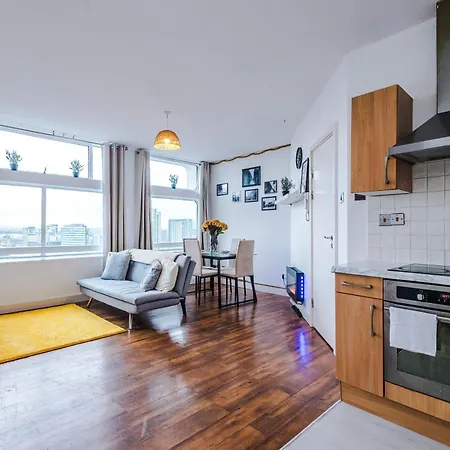 2br Heights Sleeps 7 Parking & Wifi *