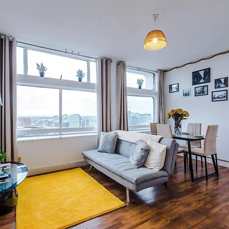 2br Heights Sleeps 7 Parking & Wifi דירה *