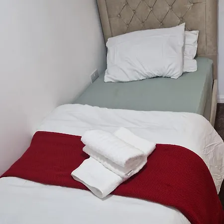 Blue Haven 2 * Манчестер