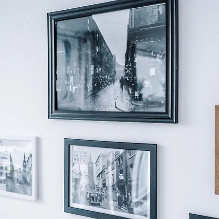 2br Heights Sleeps 7 Parking & Wifi * Μάντσεστερ