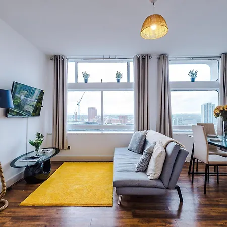 شقة 2br Heights Sleeps 7 Parking & Wifi *