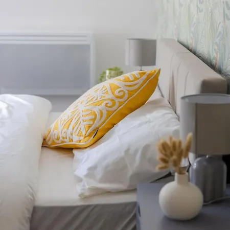 Apartment Joyful Management -top Floor With Feel Deco In M16 *