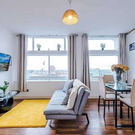 2br Heights Sleeps 7 Parking & Wifi Апартаменты *