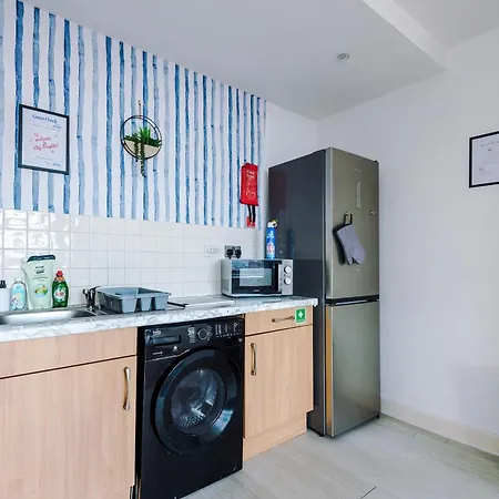 Διαμέρισμα 2br Heights Sleeps 7 Parking & Wifi Μάντσεστερ