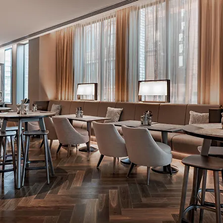 호텔 Ac By Marriott Centre 4*