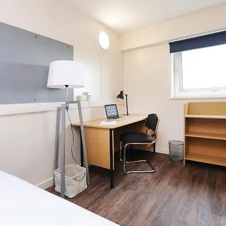 Apartment John Lester And Eddie Colman Courts In Salford