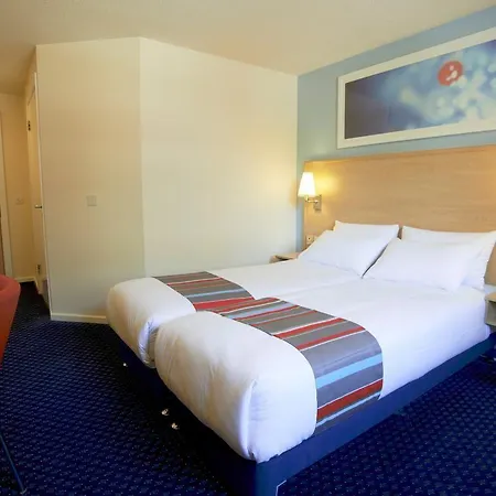 מלון Travelodge Ancoats 3*