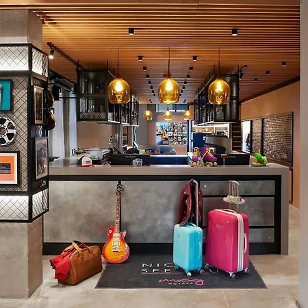Hotel Moxy Centre
