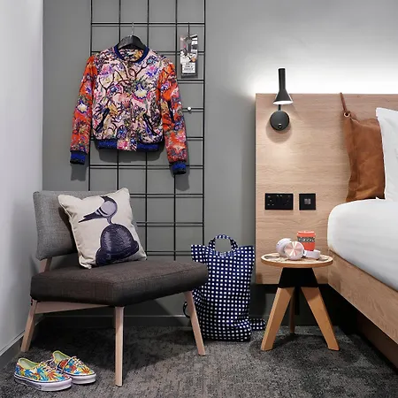 Moxy Centre 3*