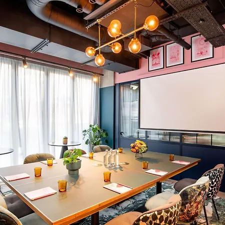 Yotel Deansgate ホテル 4*