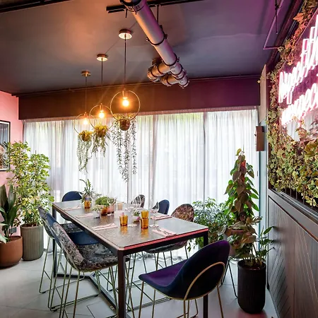 Yotel Deansgate 4*