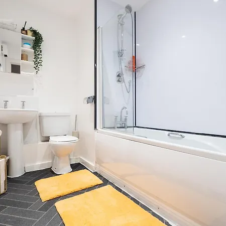 Beehive Salford Quays Immaculate 1-bed Flat With Free-parking Apartman *