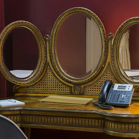 Hotel Hall