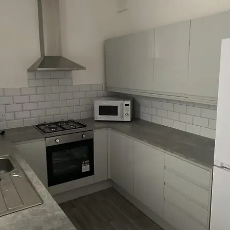 Denton House * Манчестер