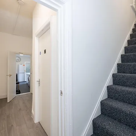 Charming 4-bed In 3*
